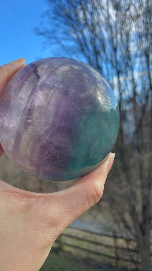 Fluorite sphere 8.1cm